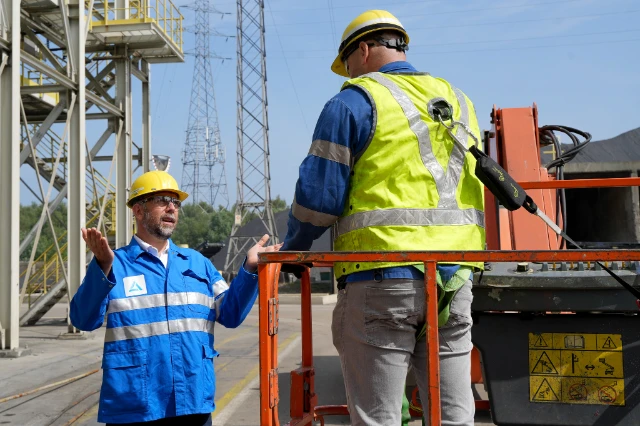 20239XXVERHALEN_KarlGuns_Gesprek